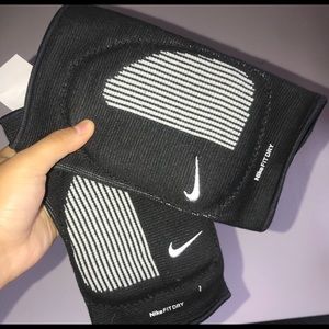 NIKE volleyball knee pads
